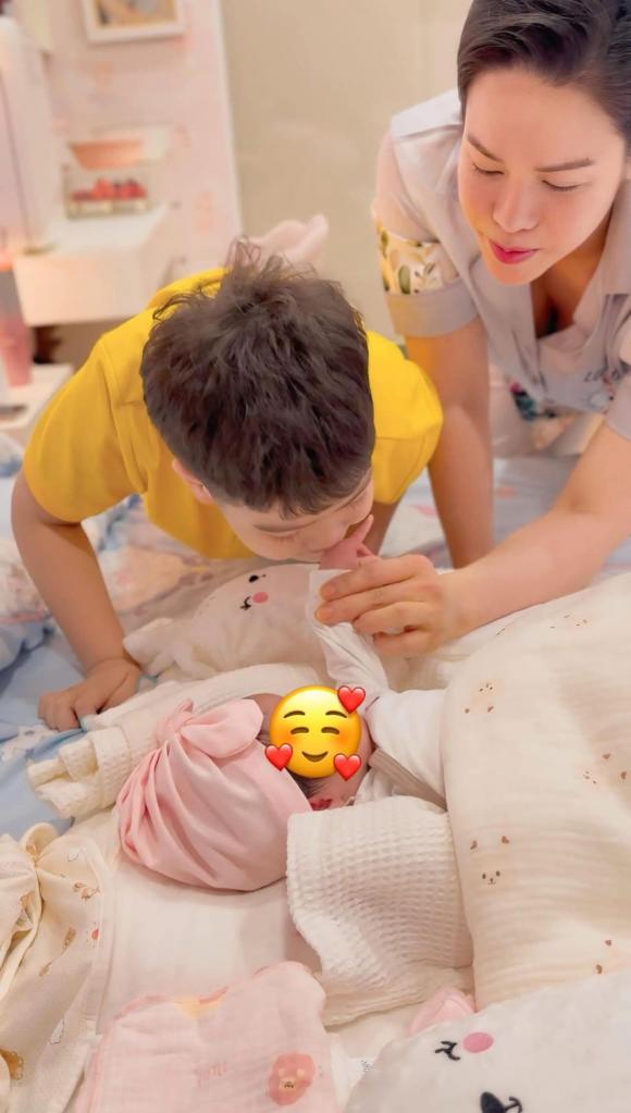 Sao Việt 24/1, tin sao việt mới nhất, Hoài Linh, Nhật Kim Anh