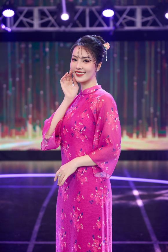 Á hậu thuỵ vân, sao việt