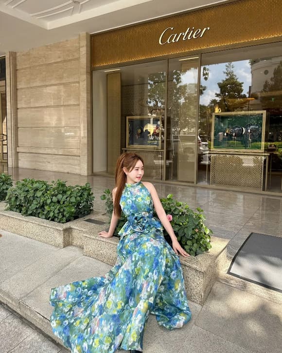 bui-kim-tuyen-hoa-hau-the-gioi-nguoi-viet (1).jpg 0 Hoa hậu người Việt, Bùi Kim Tuyến