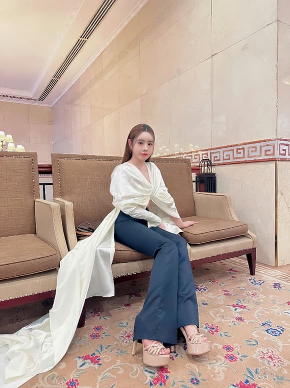 bui-kim-tuyen-hoa-hau-the-gioi-nguoi-viet (1).jpg 1 Hoa hậu người Việt, Bùi Kim Tuyến