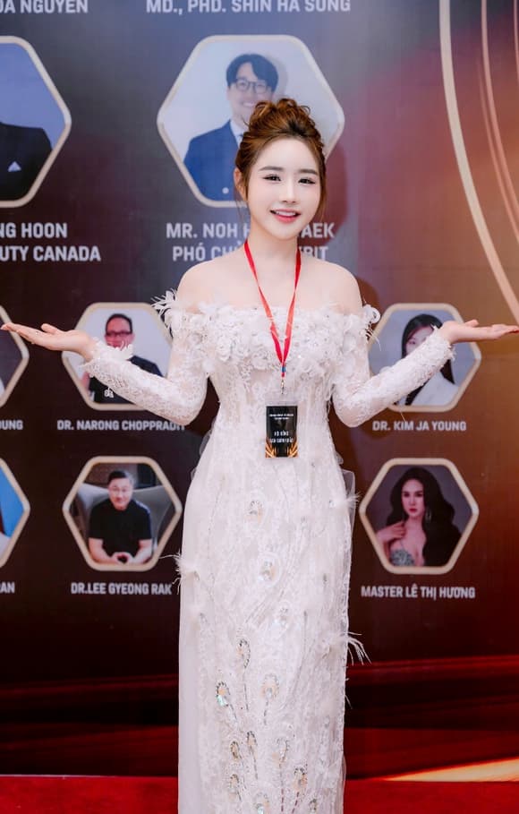 bui-kim-tuyen-hoa-hau-the-gioi-nguoi-viet (1).jpg 0 Hoa hậu người Việt, Bùi Kim Tuyến