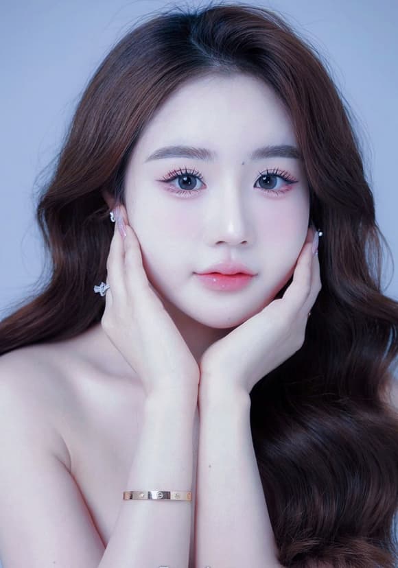 bui-kim-tuyen-hoa-hau-the-gioi-nguoi-viet (1).jpg 1 Hoa hậu người Việt, Bùi Kim Tuyến