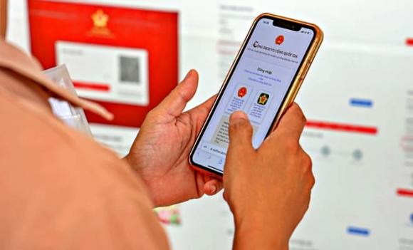 VNeID, Tết Ất Tỵ 2025, Ứng dụng VNeID 2.1.15