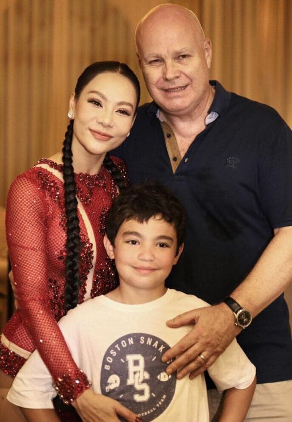 ca sĩ Võ Hạ Trâm, ca sĩ Thu Minh, ca sĩ Phương Vy, siêu mẫu Hà Anh, diễn viên Lan Phương