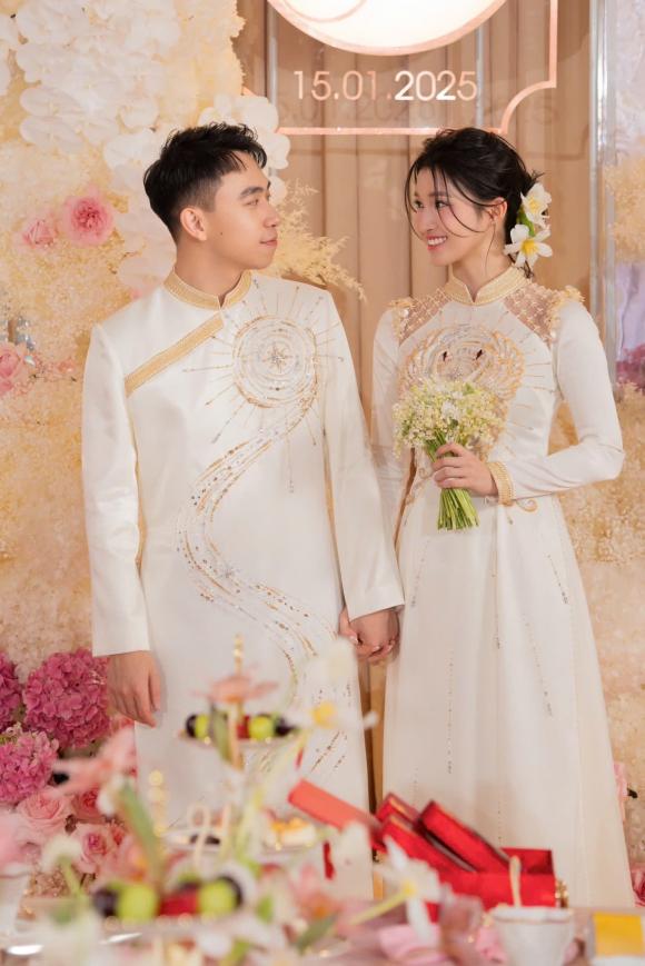 á hậu Phương Nhi, sao Việt