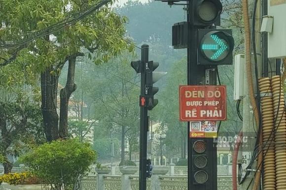 Nghị định 168, quy định rẽ phải khi đèn đỏ
