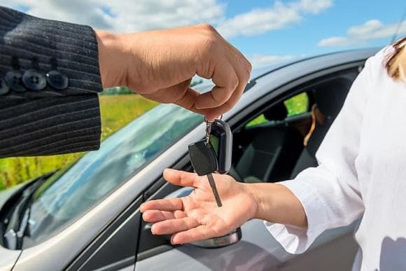 Giao xe cho người không có giấy phép lái xe