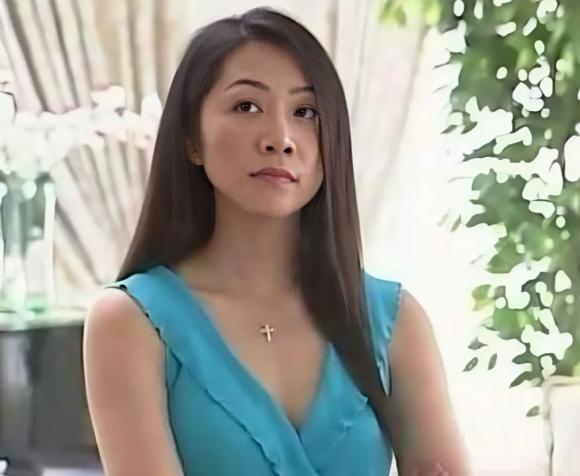 Vườn Sao Băng, Từ Hy Viên