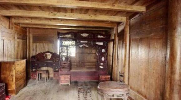 nhà cấp bốn, nhà gỗ, nhà cũ 