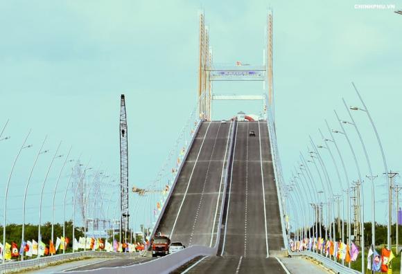 Cầu dây văng, Cầu Bạch Đằng
