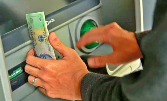 rút tiền mặt tại cây ATM, hạn mức rút tiền mặt