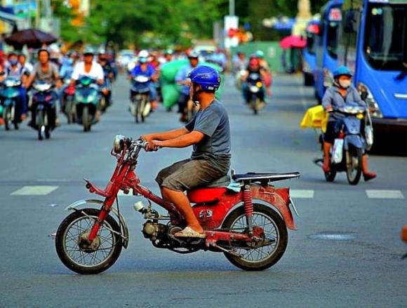 Xe máy, Xe máy không đạt yêu cầu, vi phạm giao thông