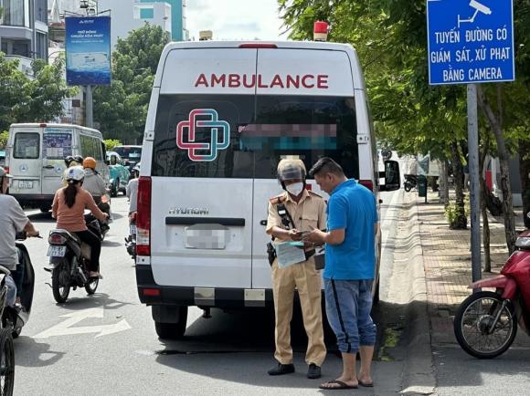 Xe cứu thương không lắp thiết bị giám sát hành trình