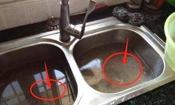 ấm đung nước, vệ sinh, làm sạch, mẹo hay