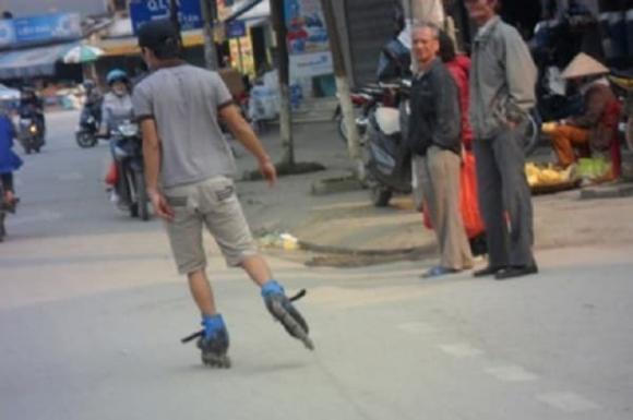 trượt patin trên đường 