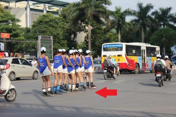 trượt patin trên đường 
