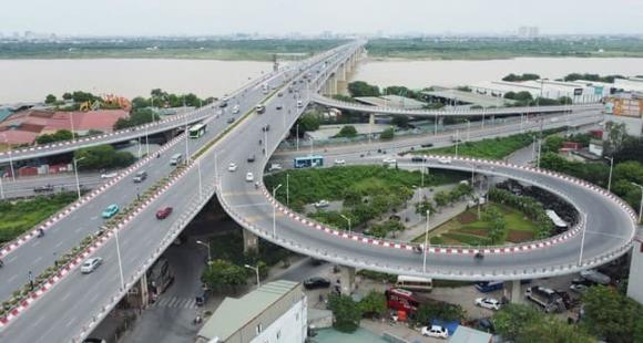cầu bắc qua sông hồng