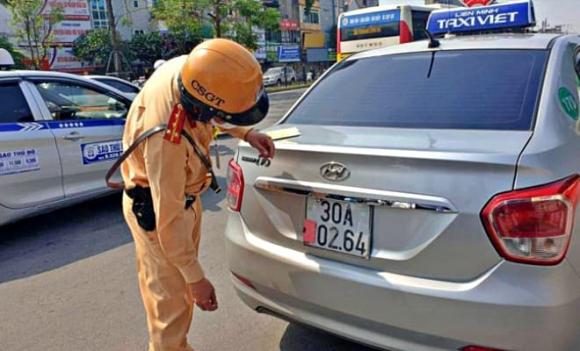 Xe ô tô taxi, hợp đồng, vi phạm giao thông, che biển số, né camera phạt nguội