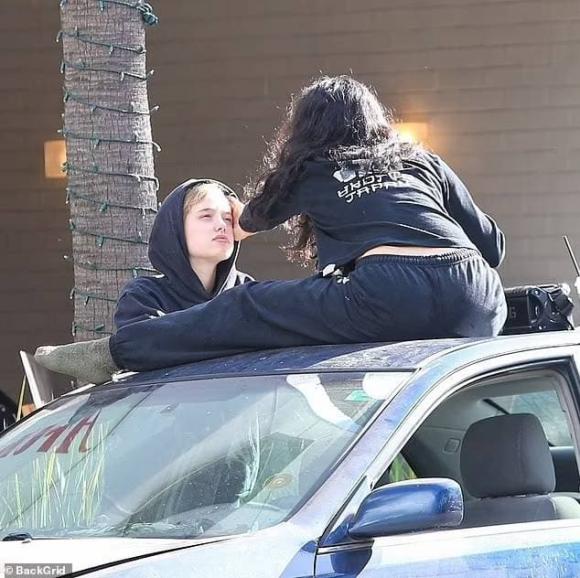Shiloh Jolie Pitt, angelina jolie, sao hollywood 