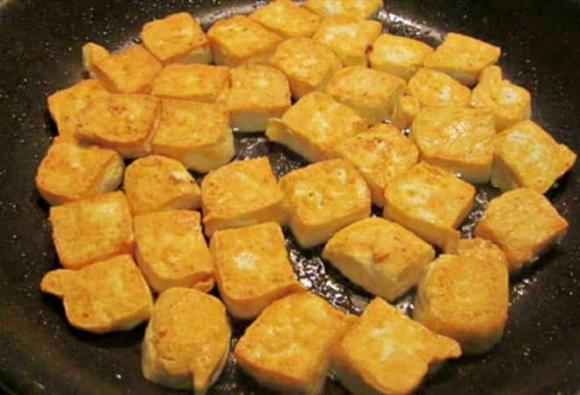 chiên đậu phụ, mẹo chiên đậu phụ không dính chảo, mẹo vặt