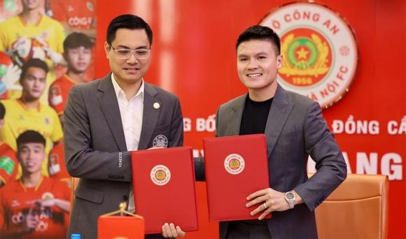 Tiền đạo văn quyết, tiền vệ quang hải