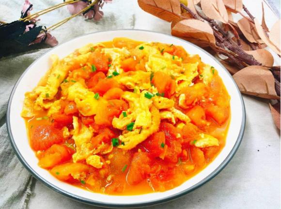 trứng tráng cà chua, kiêng kị khi ăn trứng tráng với cà chua