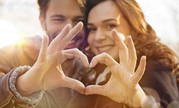 vợ chồng, vợ chồng chênh lệch tuổi, hạnh phúc, hôn nhân
