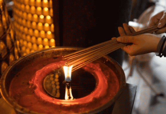 mùng 1, thắp hương mùng 1, mùng 1 ngày nào