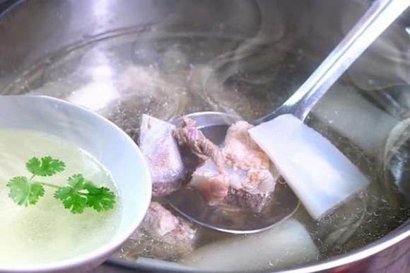 nước hầm xương, cách nấu nước hầm xương, món ngon 