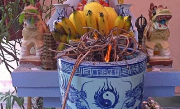 bát hương, dấu hiệu bát hương bất thường, phong thuỷ