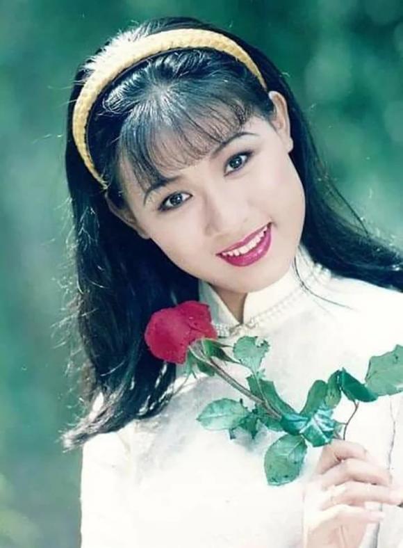 Nữ hoàng ảnh lịch, diễn viên Võ Sông Hương, sao Việt