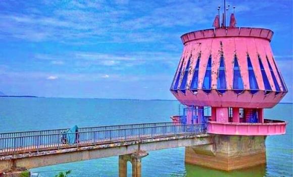 Bình Dương, du lịch sinh thái, hồ nước nhân tạo, Hồ Gươm, Hồ Dầu Tiếng, hồ nhân tạo lớn nhất Việt Nam