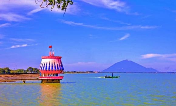 Bình Dương, du lịch sinh thái, hồ nước nhân tạo, Hồ Gươm, Hồ Dầu Tiếng, hồ nhân tạo lớn nhất Việt Nam