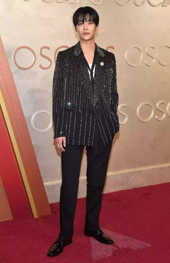 Thảm đỏ Oscar 2025, Lisa (Black Pink) 