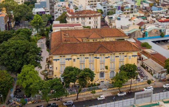 Vua nhà đất đầu tiên của Việt Nam, chú hoả