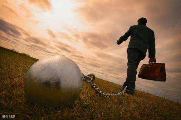 thiếu tiền, cách nhìn người có tiền hay không