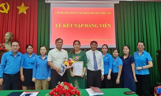 40 năm tuổi đảng, tiền thưởng 40 năm tuổi đảng