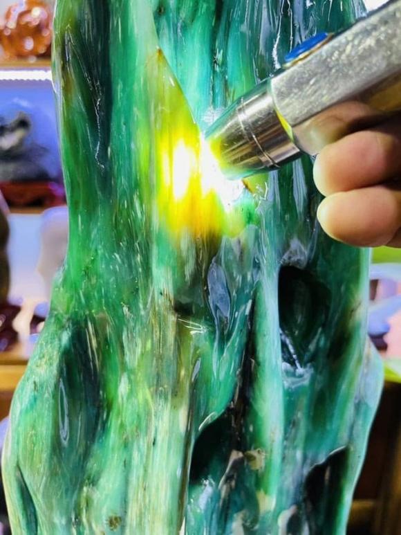 Gỗ hóa thạch, gỗ hóa ngọc