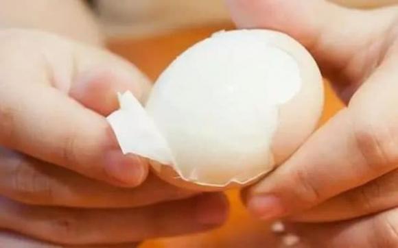 người tao tuổi, quả trứng, bữa sáng