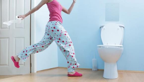 đi tiểu, đi tiểu sau khi uống nước, đi vệ sinh, uống nước