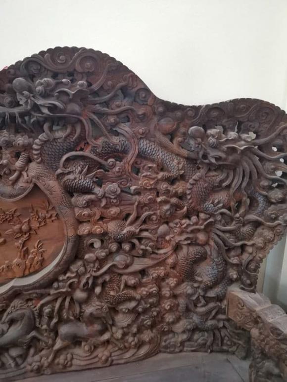Bộ bàn ghế làm từ gỗ quý, gỗ trắc
