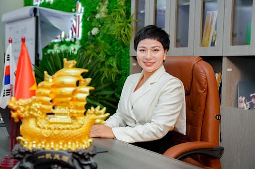 Nữ doanh nhân Phạm Thỏa, điều trị nám, Học viện trị nám Ulanni, mỹ phẩm Ulanni, spa Aroma