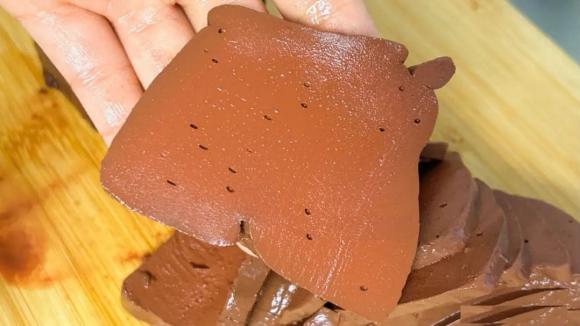 tiết lợn, cách chọn mua tiết lợn ngon