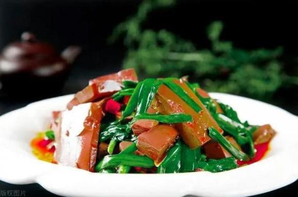 tiết lợn, cách chọn mua tiết lợn ngon