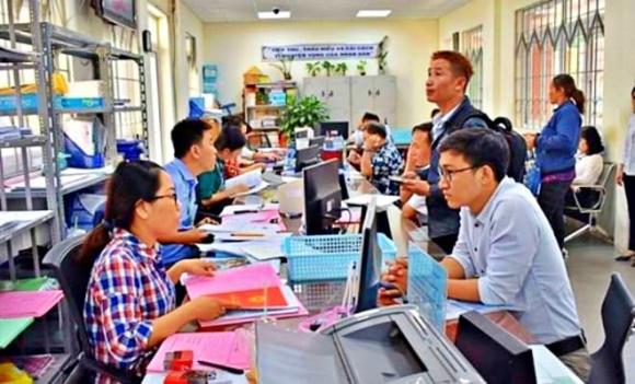 Sở Nội vụ TPHCM, đơn xin nghỉ hưu, Cán bộ