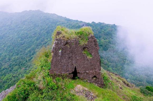 Tháp Champa, Tháp Hòn Chuông