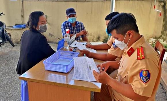 Sang tên đổi chủ ô tô, xe máy phải