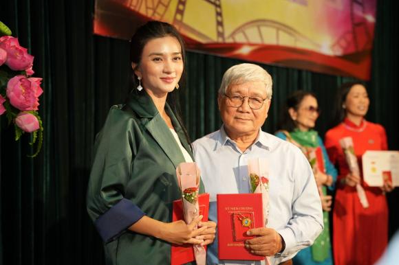 Sao Việt 30/3, tin sao việt mới nhất