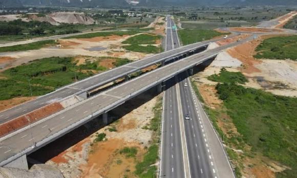 Tỉnh duy nhất nằm trong vùng Vùng Thủ đô nhưng không tiếp giáp Thủ đô