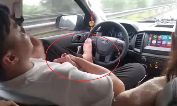 lái xe, buồn ngủ khi lái xe, mệt mỏi khi lái xe, lái xe trên đường cao tốc